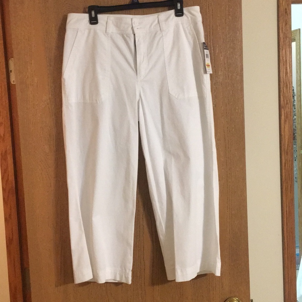 Chaps White ankle pants. Brand‎ new. Size 12